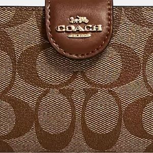 Medium Corner Zip Wallet